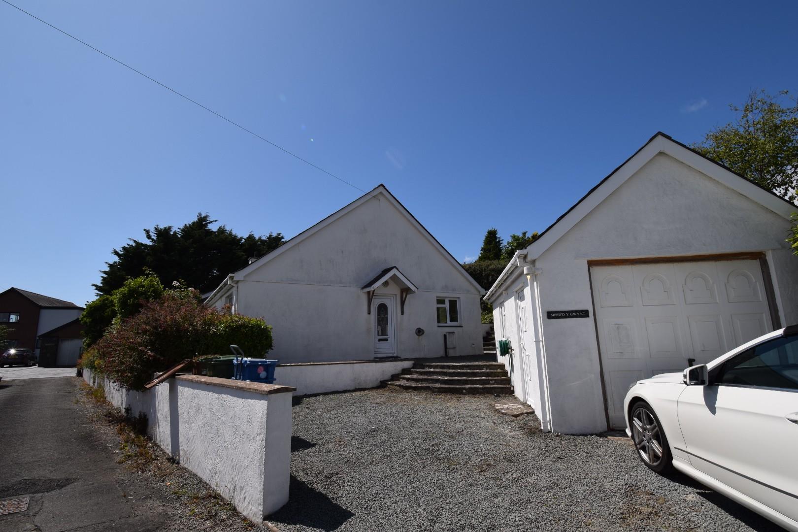 Garage & Driveway.JPG